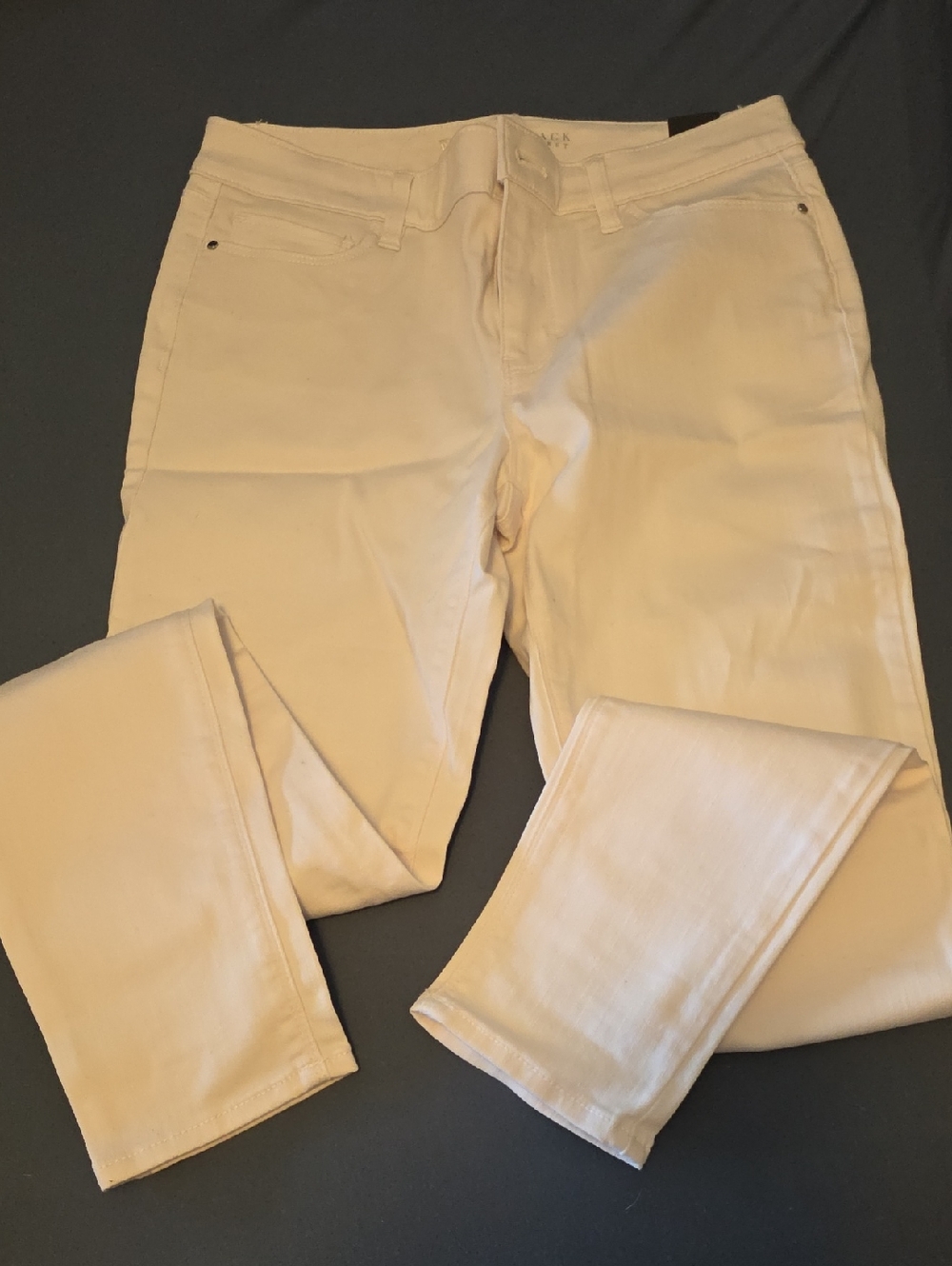 White House Black Market Women's Skinny Jeans in White